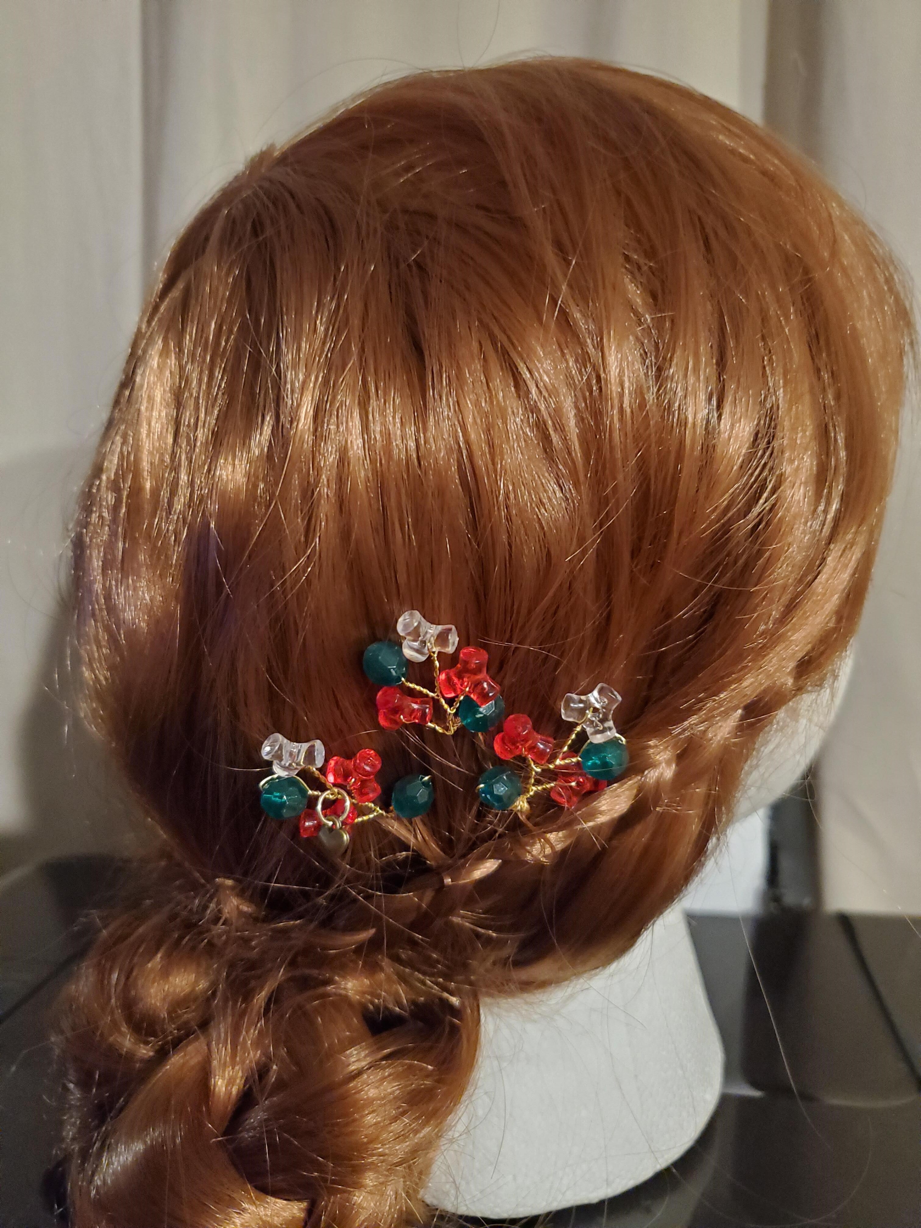 DP-68   VIÑA//RED-GREEN-CLEAR-PLASTIC BEADS