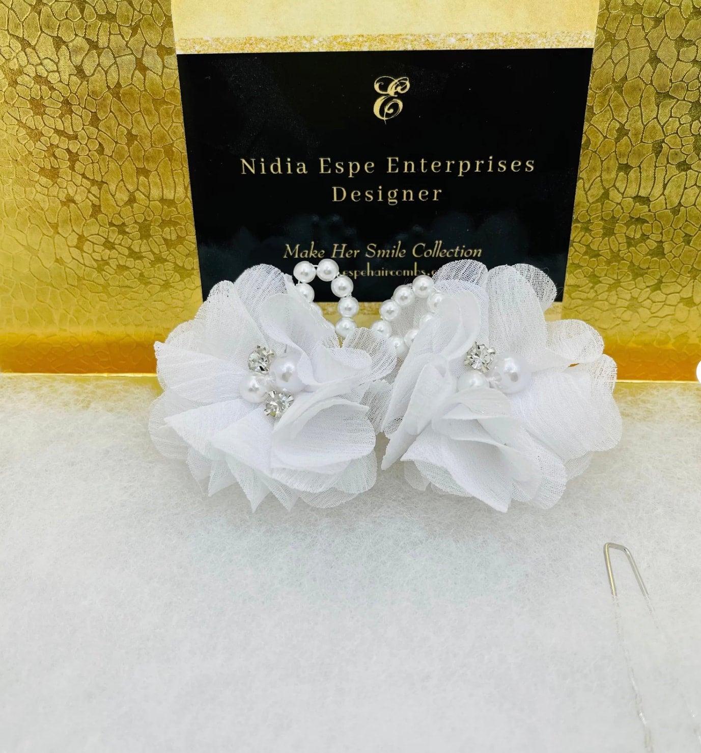 DP-242 CANON 2 | WHITE FABRIC FLOWERS WITH PEARLS, DIAMONDS AND CRYSTAL BEADS