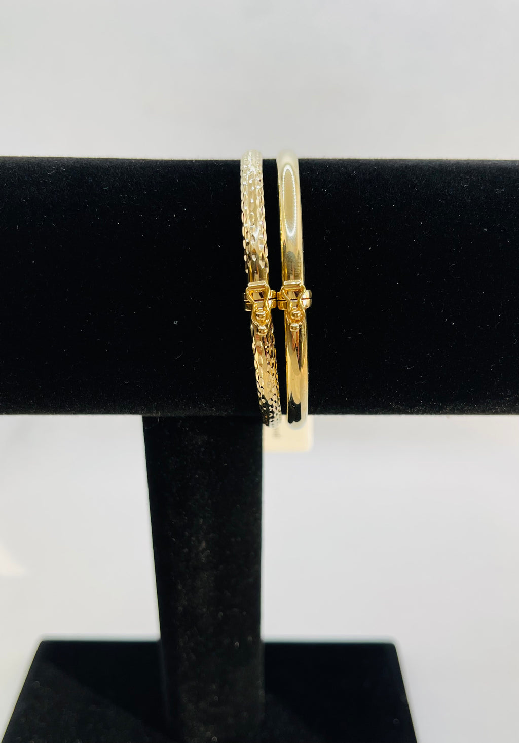 DP-260   2 Piece Hammered & Polished Hinged Bracelet Set 18K Gold Plated Sterling Silver 925