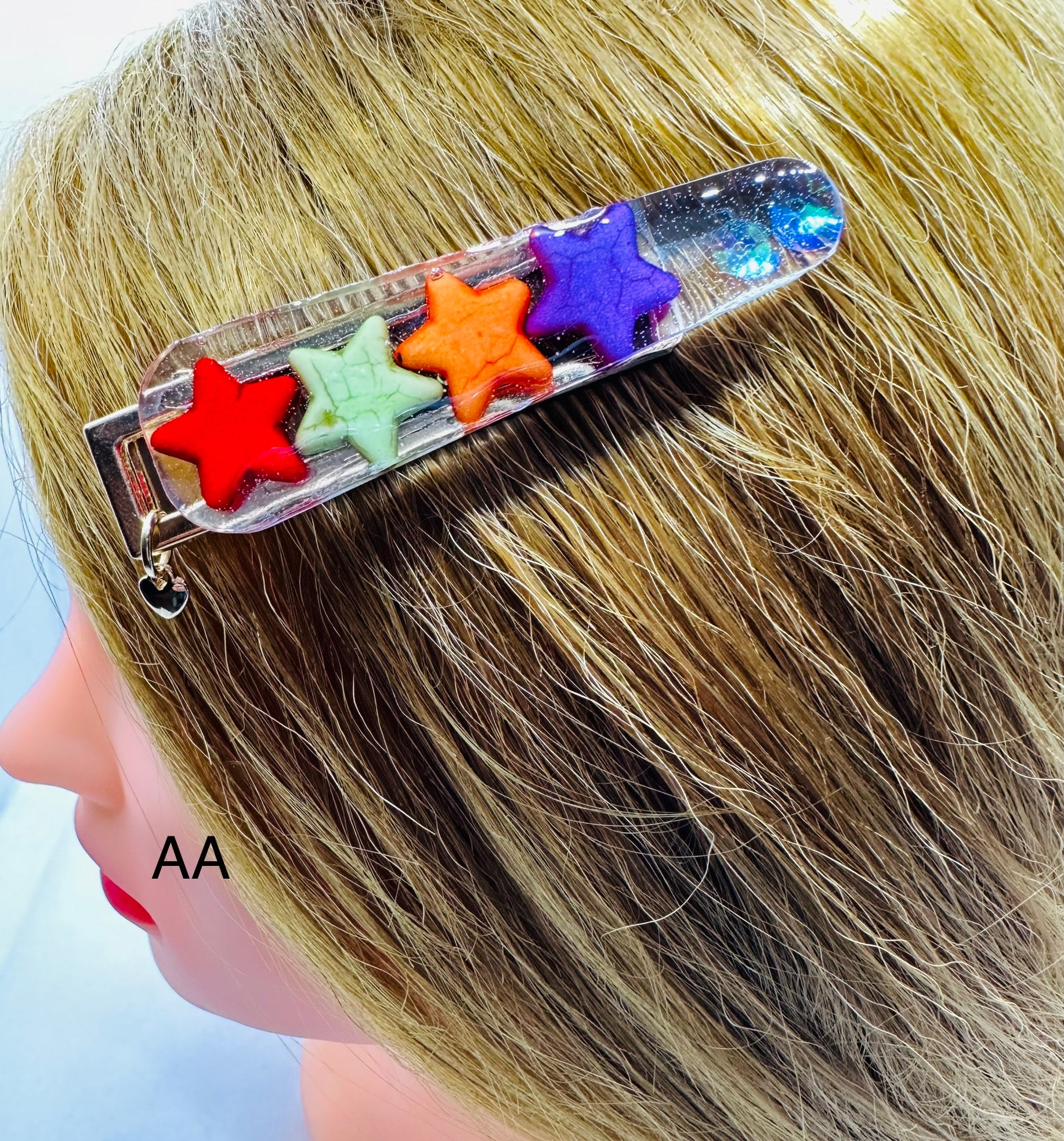 DP-270 FUN CLIPS | WITH COLORFUL BEADS GLITTER, BUTTERFLIES AND MADE WITH RESIN IN GOLD METAL