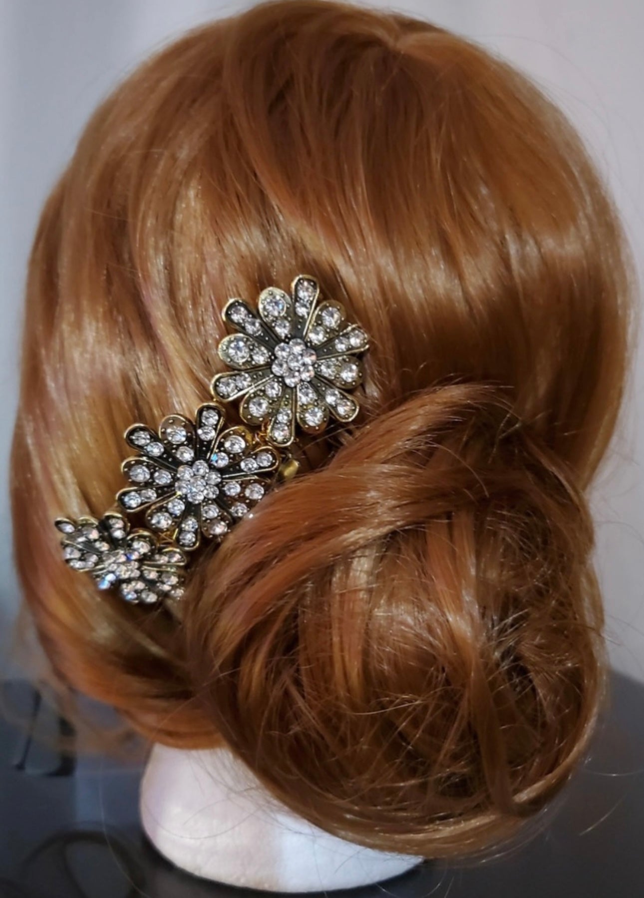 DP-133  DIAMONDS/ METAL FLOWERS W/GLASS DIAMONDS