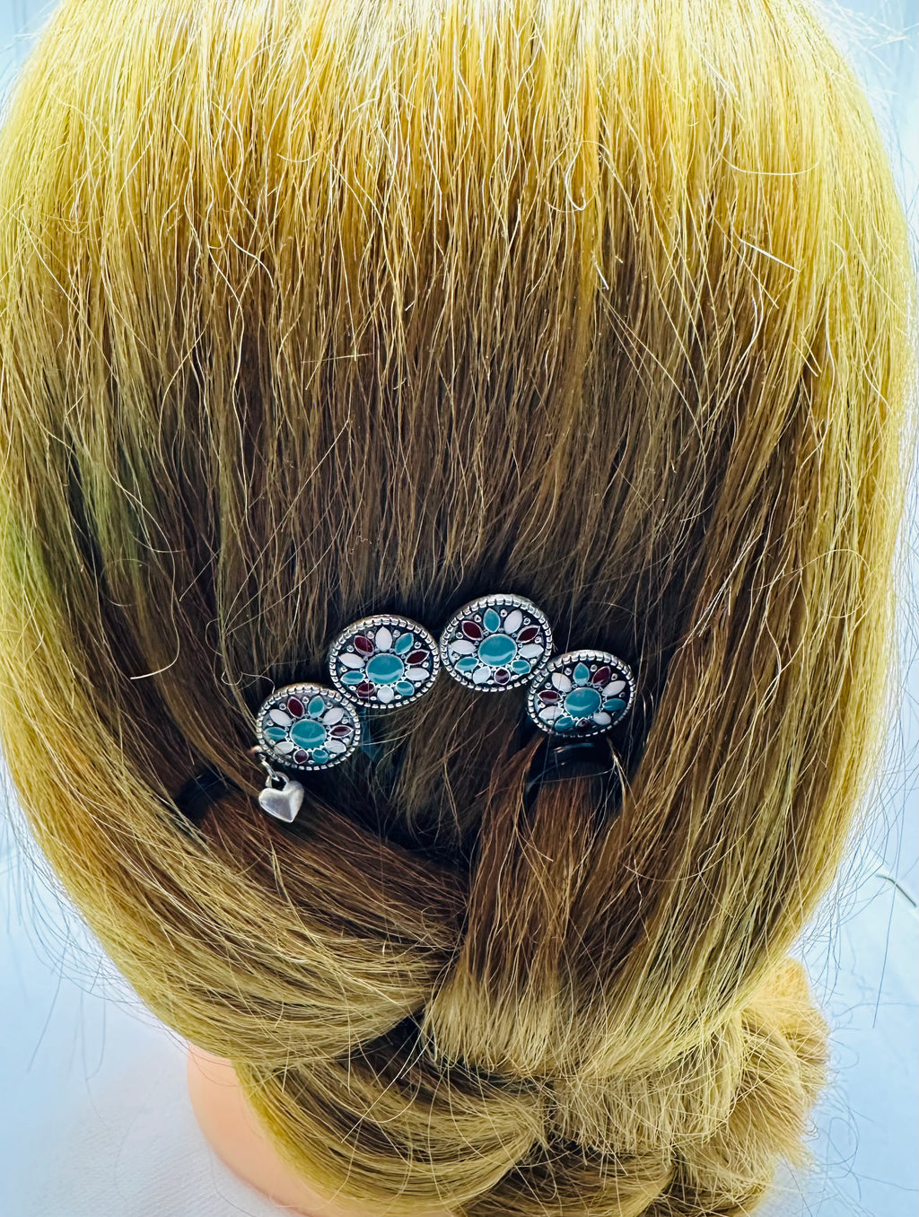 DP-312 DAKOTA | RED, WHITE AND LIGHT BLUE STONES IN SILVER METAL BEADS