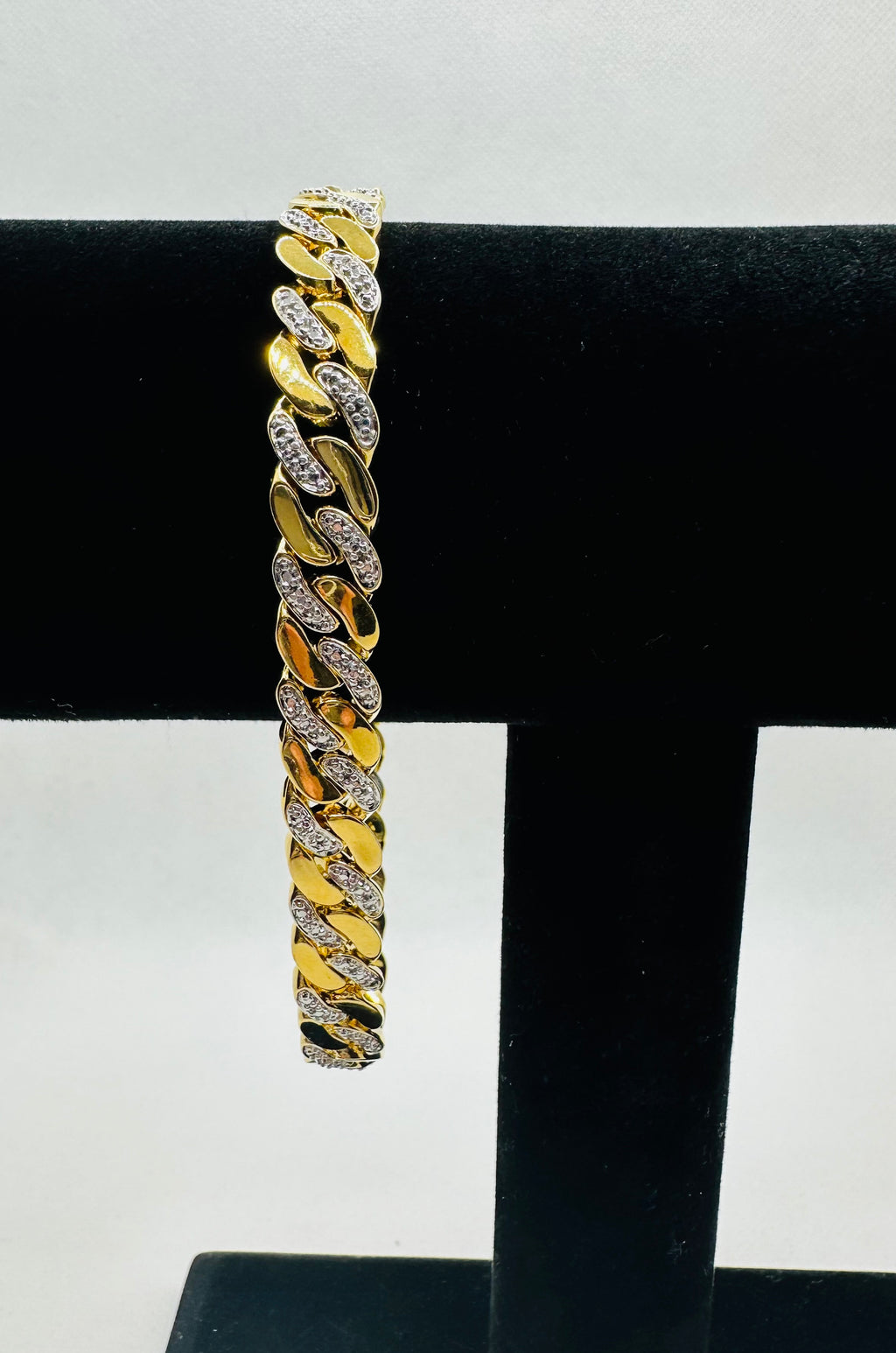 DP-268   Men's Diamond Accent Curb-Link Bracelet Yellow Gold-Plated 9.5" (9mm)