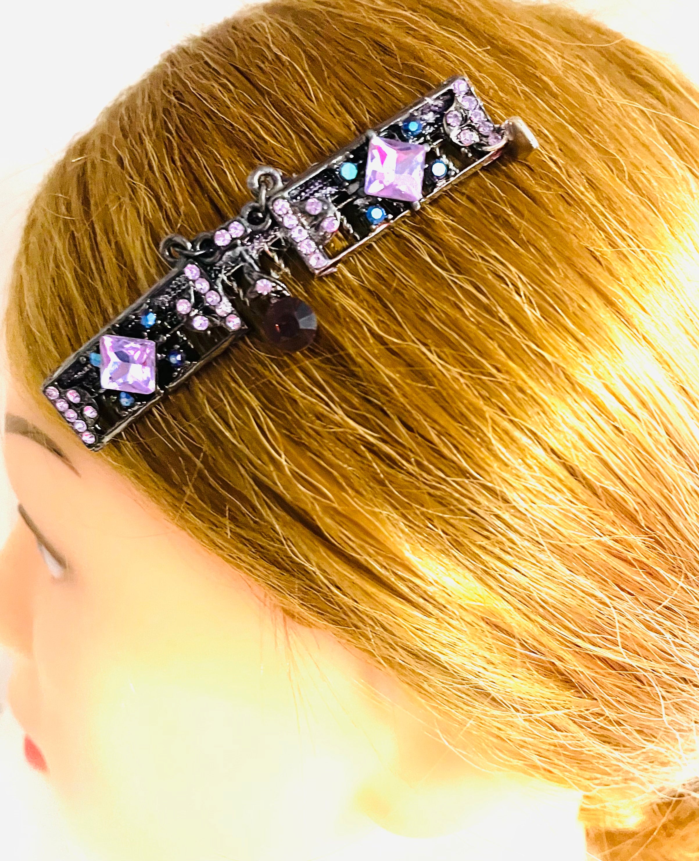 DP-243 MARVELOUS | PINK, RED AND BLUES STONES IN BLACK METAL