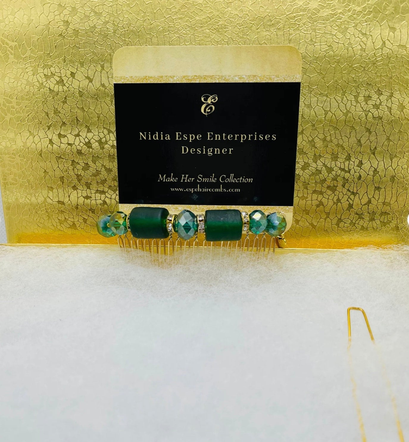 DP-238 SPLENDOR | CRYSTAL GREEN BEADS AND GREEN BARREL BEADS