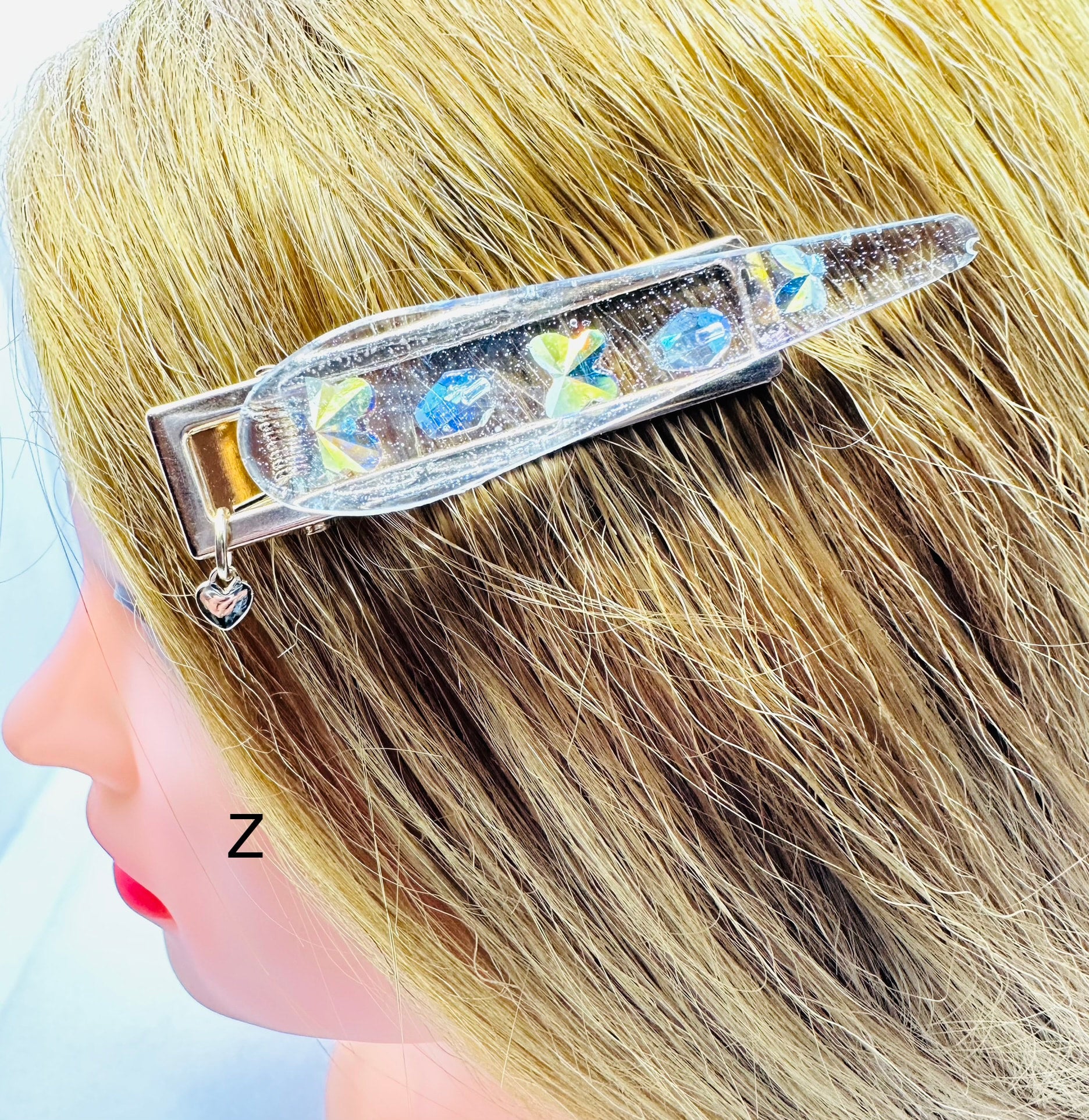 DP-270 FUN CLIPS | WITH COLORFUL BEADS GLITTER, BUTTERFLIES AND MADE WITH RESIN IN GOLD METAL