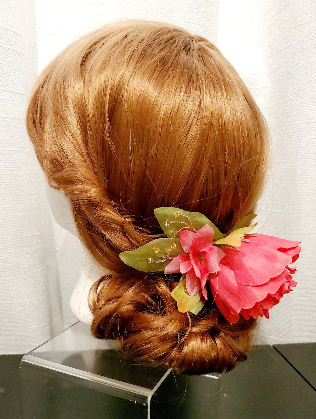 DP-170  ROSETTE | FABRIC HOT PINK FLOWER W/GREEN LEAVE AND W/GOLD BEADS