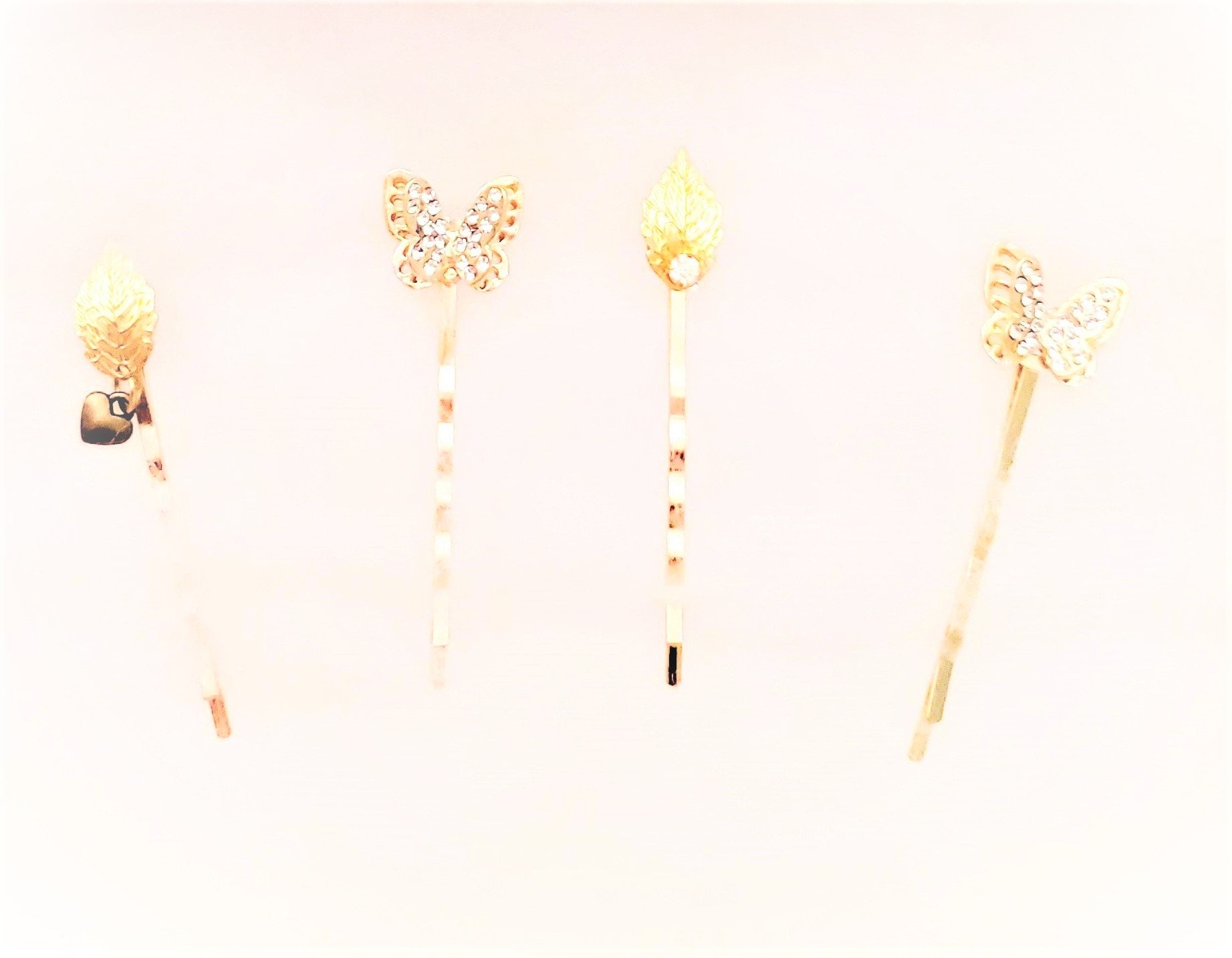 DP-161  BUTTERFLIES KISSES / GOLD BUTTERFLIES W/ GLASS DIAMONDS AND GOLDEN LEAVES