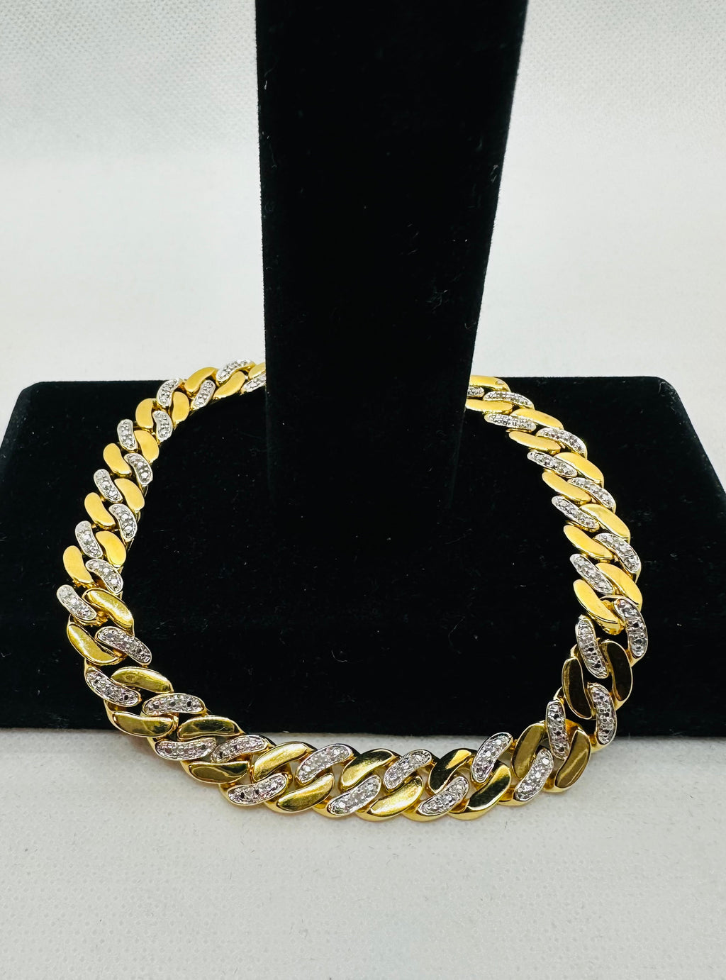 DP-268   Men's Diamond Accent Curb-Link Bracelet Yellow Gold-Plated 9.5" (9mm)
