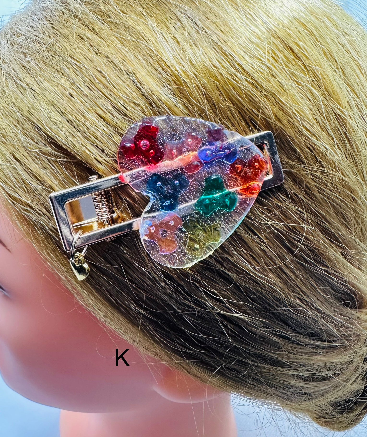 DP-270 FUN CLIPS | WITH COLORFUL BEADS GLITTER, BUTTERFLIES AND MADE WITH RESIN IN GOLD METAL