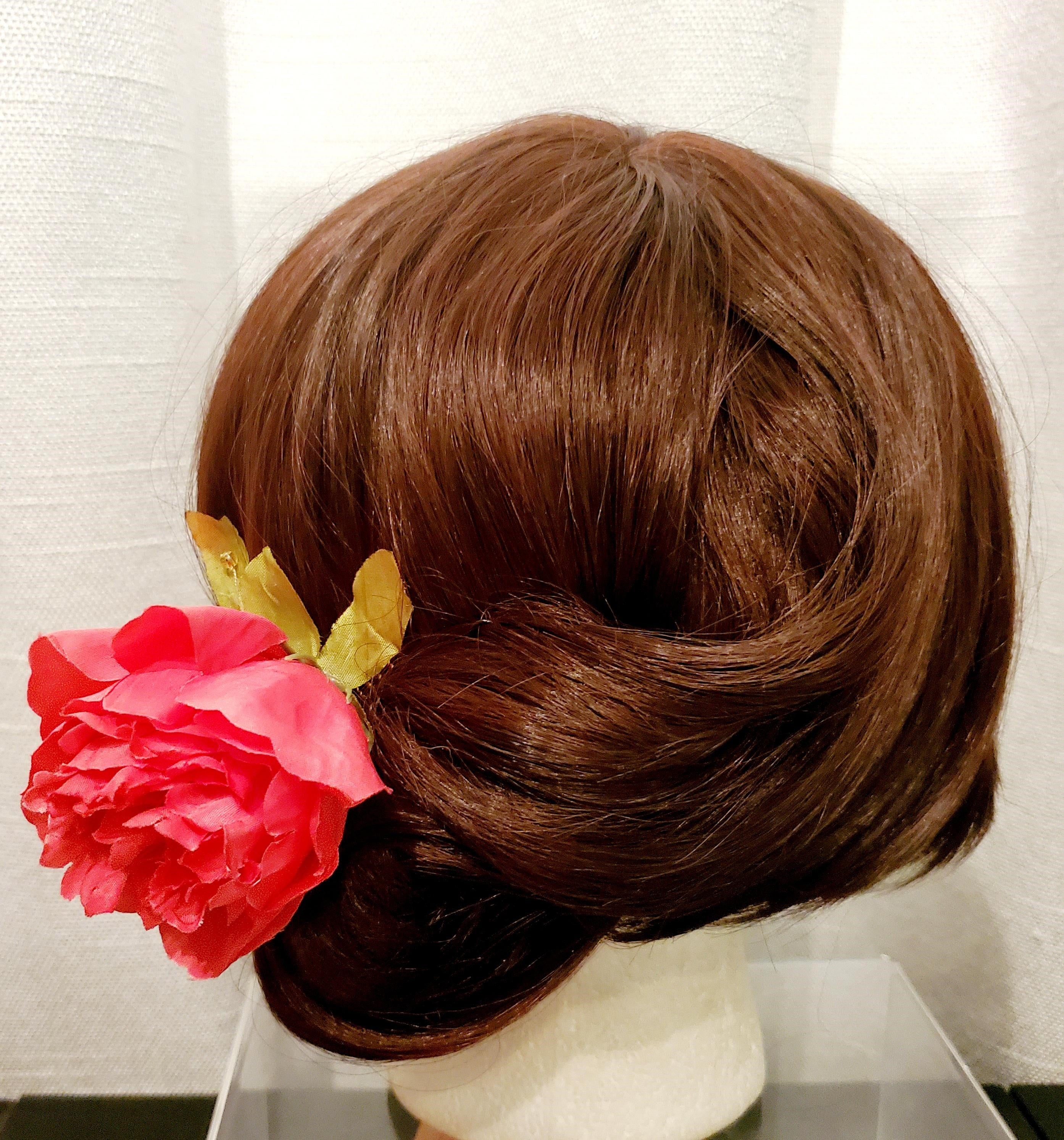 DP-170  ROSETTE | FABRIC HOT PINK FLOWER W/GREEN LEAVE AND W/GOLD BEADS