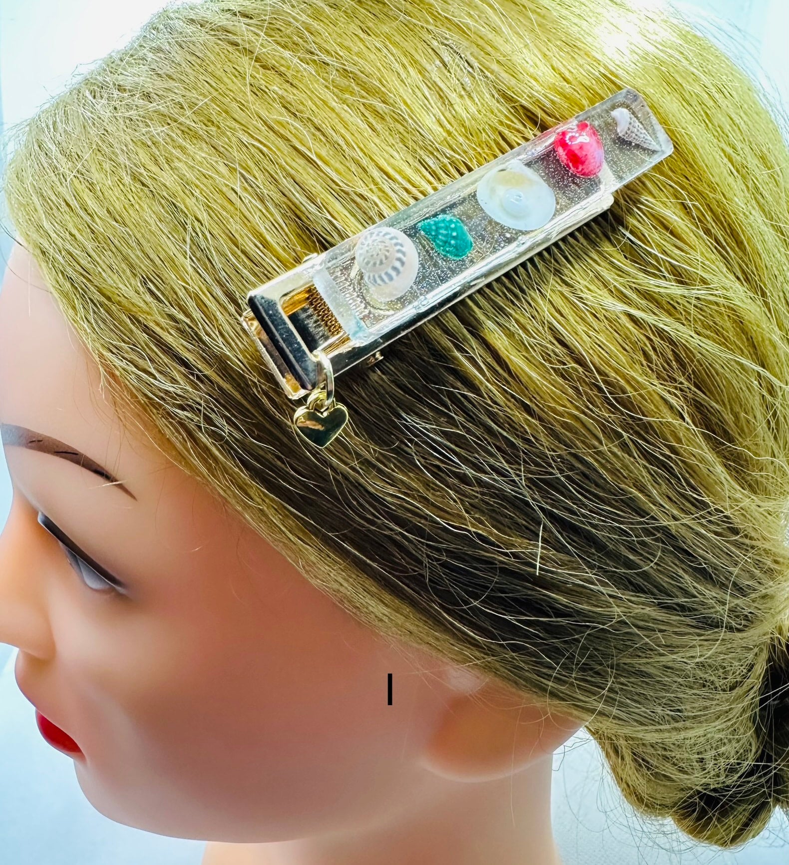 DP-270 FUN CLIPS | WITH COLORFUL BEADS GLITTER, BUTTERFLIES AND MADE WITH RESIN IN GOLD METAL