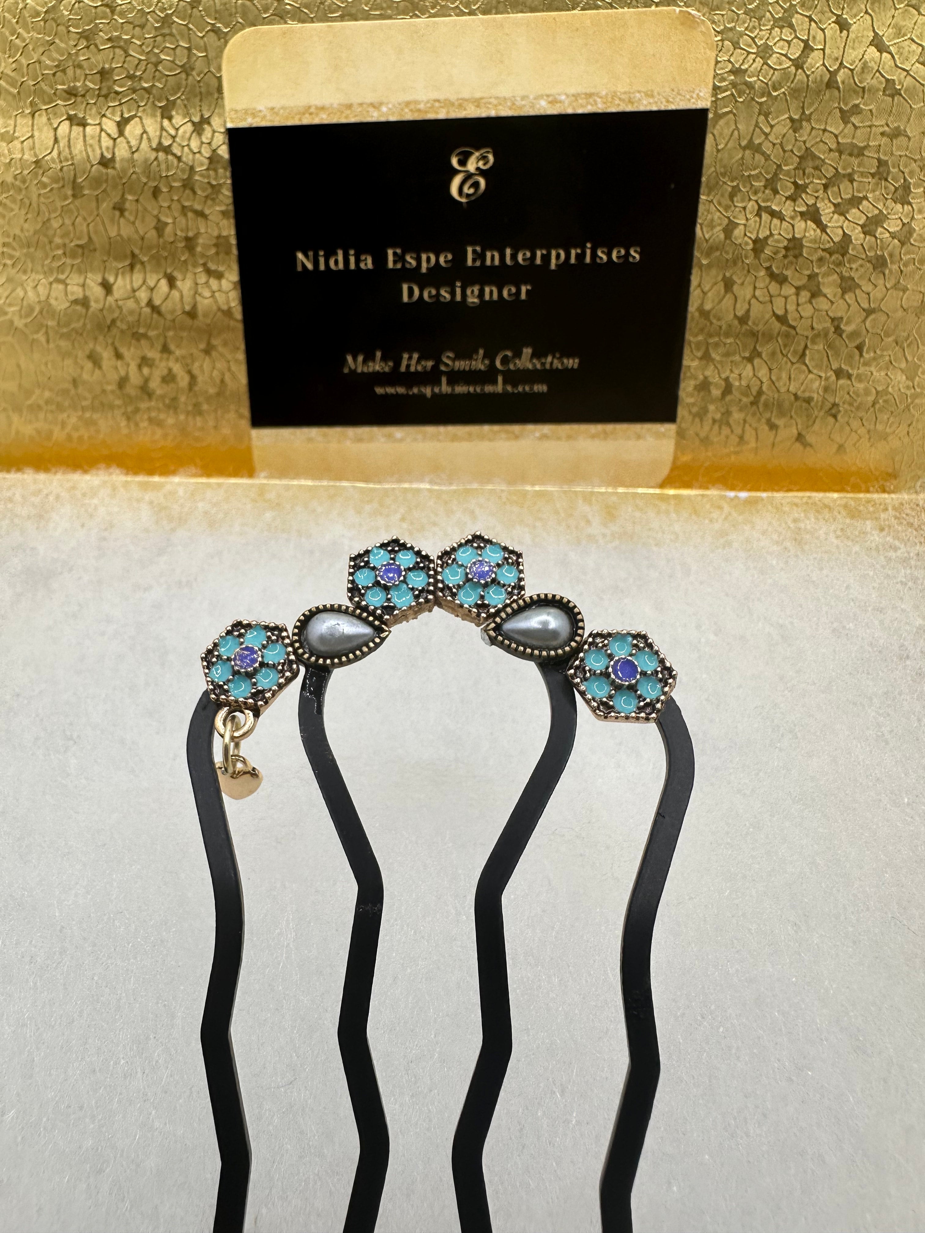 DP-307 AGATHA | LIGHT BLUE, DARK BLUE FLOWERS AND GRAY DROPS BEADS IN GOLD METAL