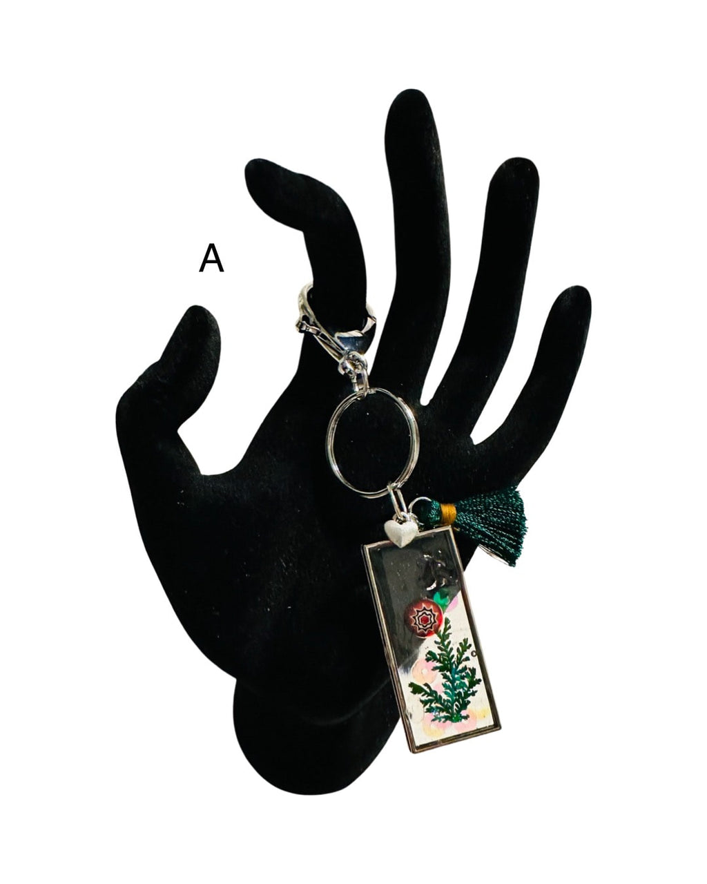 DP-271   SOUVENIR | SMALL(CHICO) KEYRING MADE WITH COLORFUL BEADS, GLITTER, SEQUENCES AND RESIN IN SILVER METAL