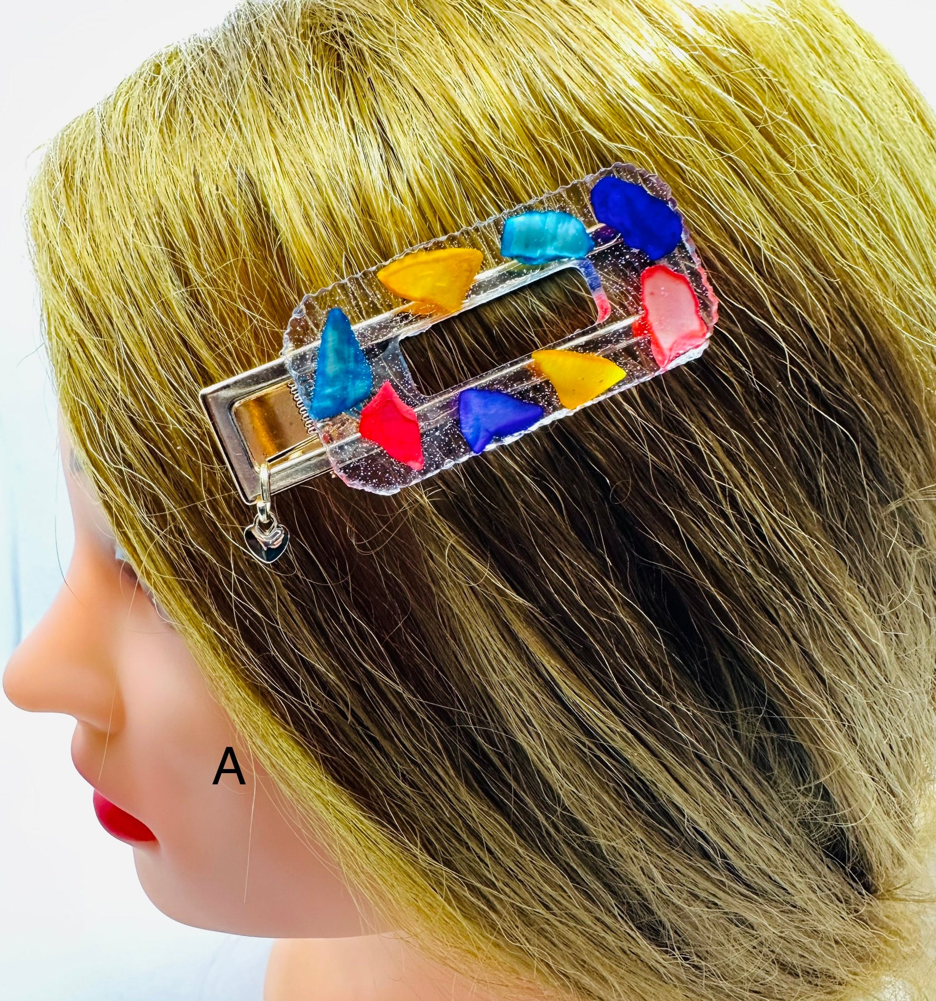 DP-270 FUN CLIPS | WITH COLORFUL BEADS GLITTER, BUTTERFLIES AND MADE WITH RESIN IN GOLD METAL