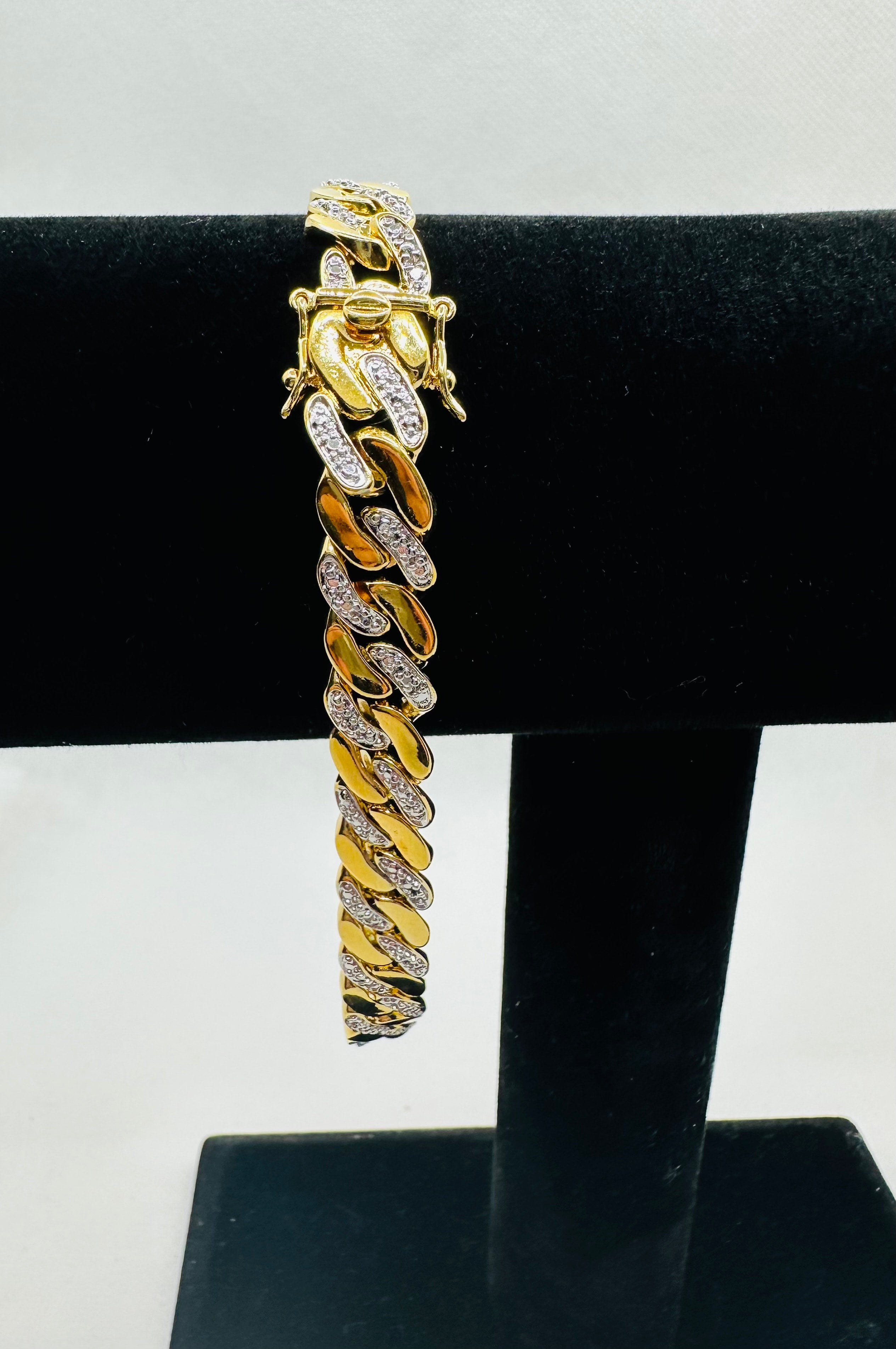 DP-268   Men's Diamond Accent Curb-Link Bracelet Yellow Gold-Plated 9.5" (9mm)