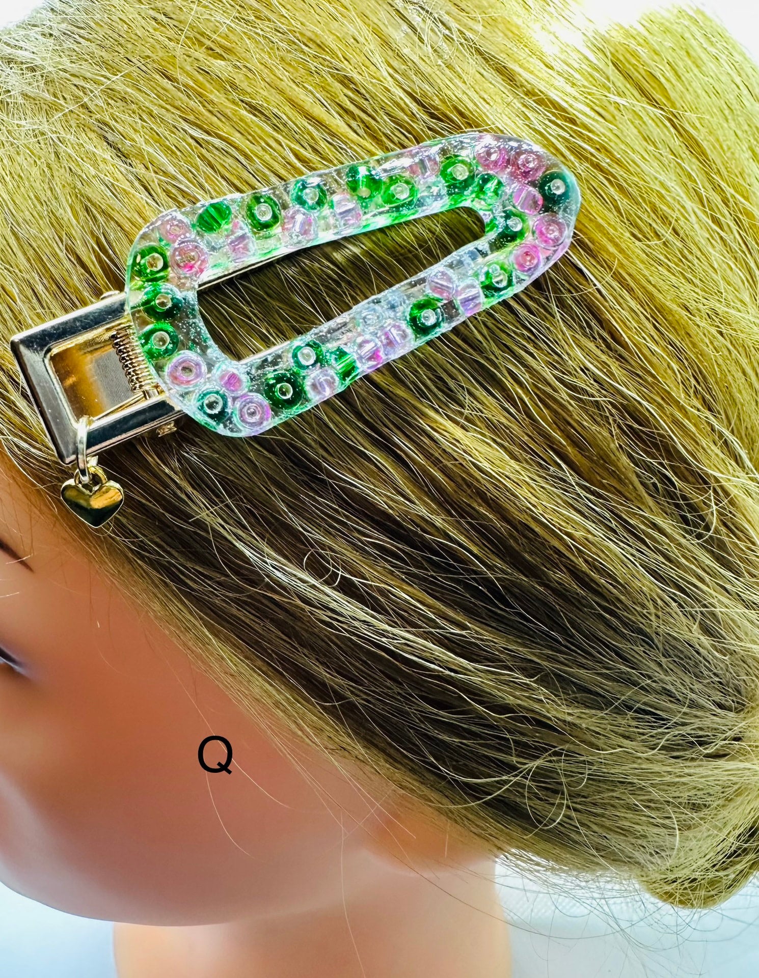 DP-270 FUN CLIPS | WITH COLORFUL BEADS GLITTER, BUTTERFLIES AND MADE WITH RESIN IN GOLD METAL