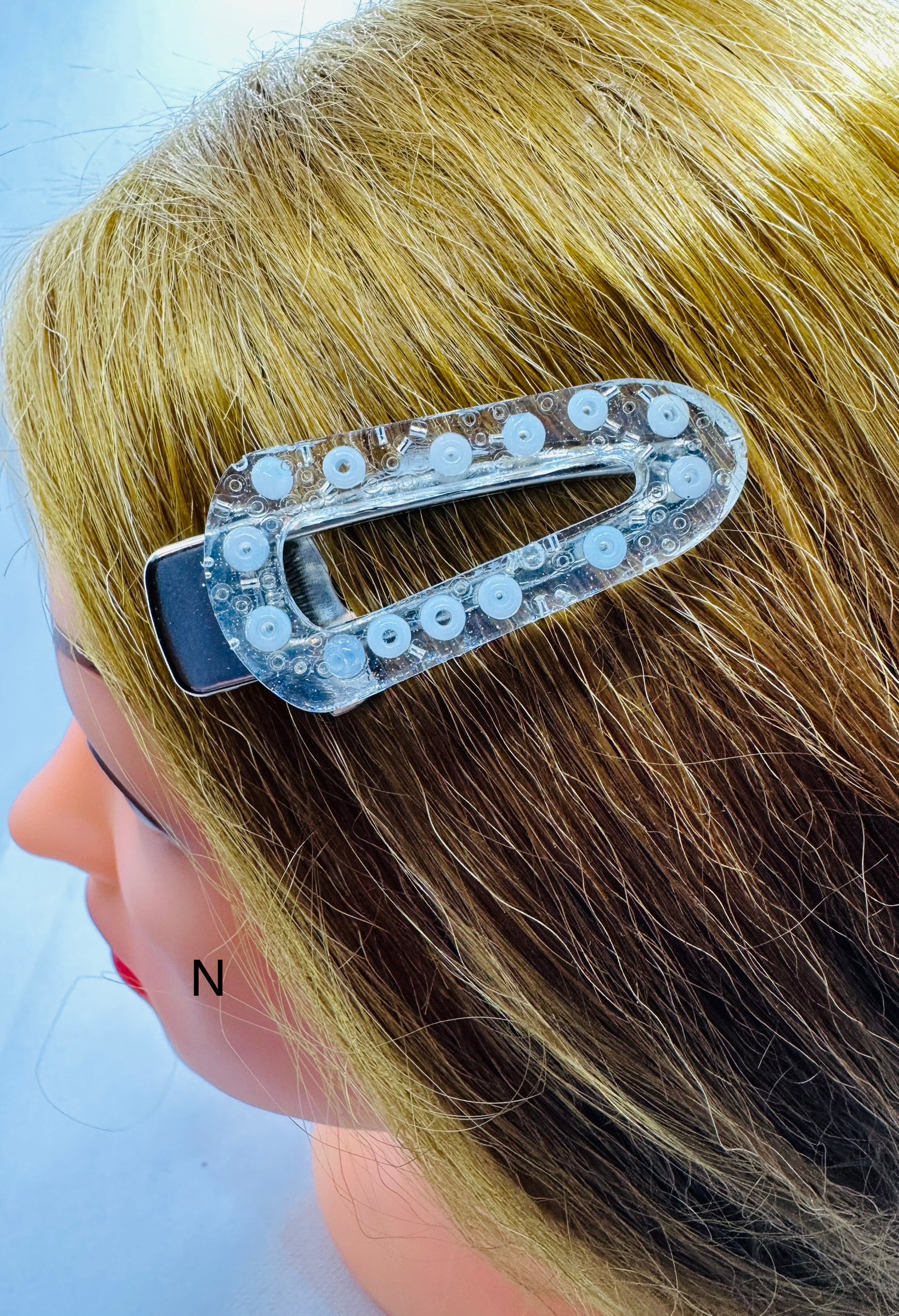 DP-269 FUN CLIPS | WITH COLORFUL BEADS, GLITTER, BUTTERFLIES AND MADE WITH RESIN IN SILVER METAL