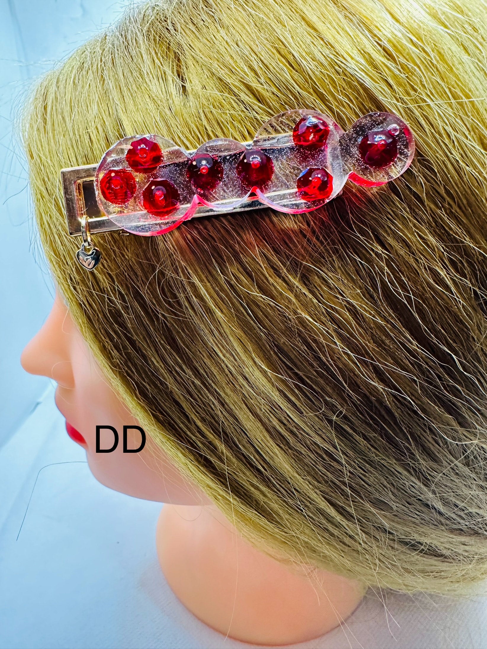 DP-270 FUN CLIPS | WITH COLORFUL BEADS GLITTER, BUTTERFLIES AND MADE WITH RESIN IN GOLD METAL