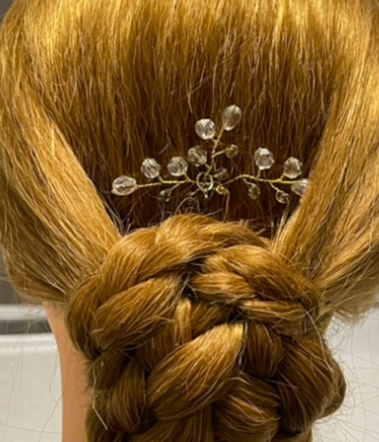 DP-62  VIÑA/GLASS CLEAR BEADS -GOLD METAL