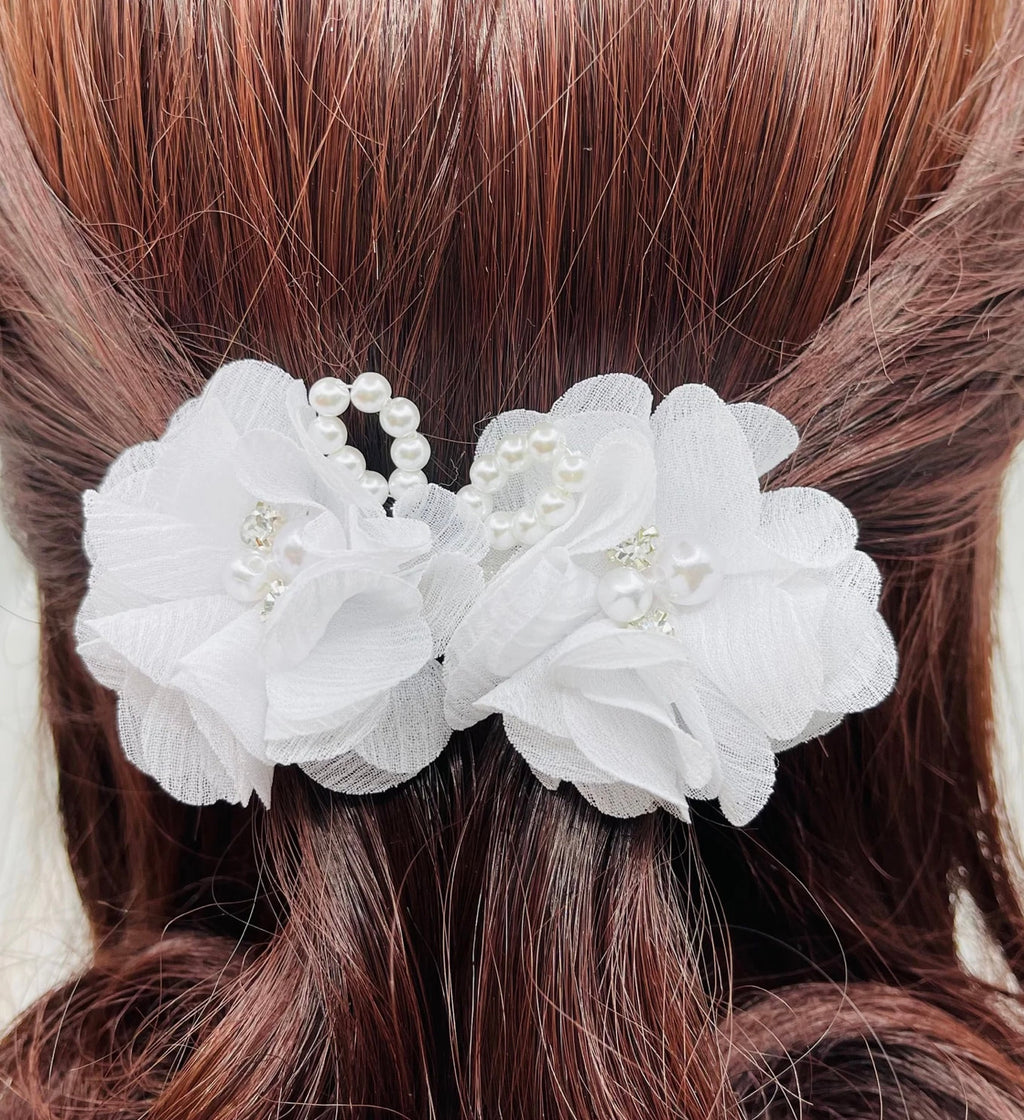 DP-242 CANON 2 | WHITE FABRIC FLOWERS WITH PEARLS, DIAMONDS AND CRYSTAL BEADS