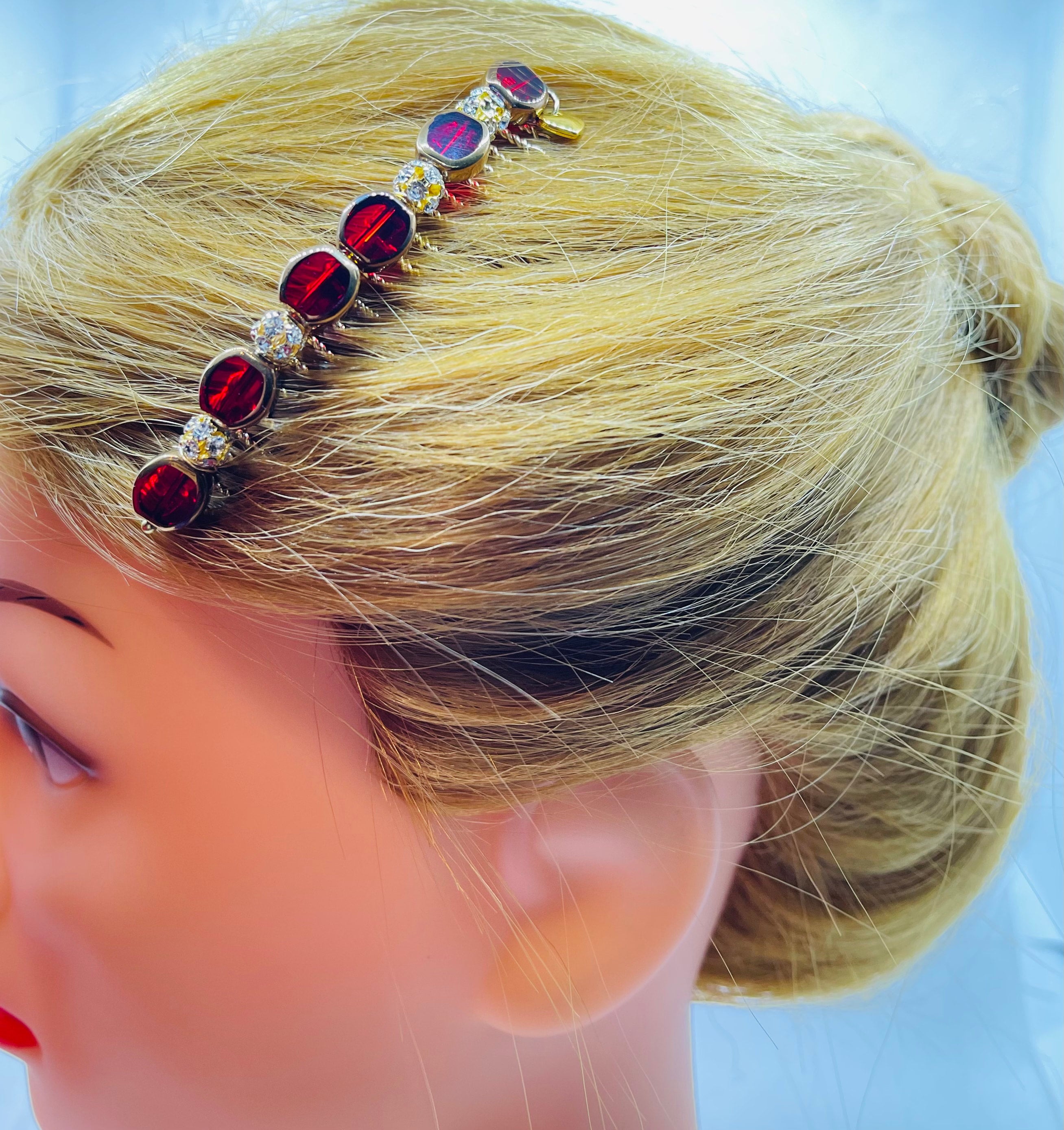 DP-246 RED SKY | RED STONES WITH GOLD METAL BORDERS