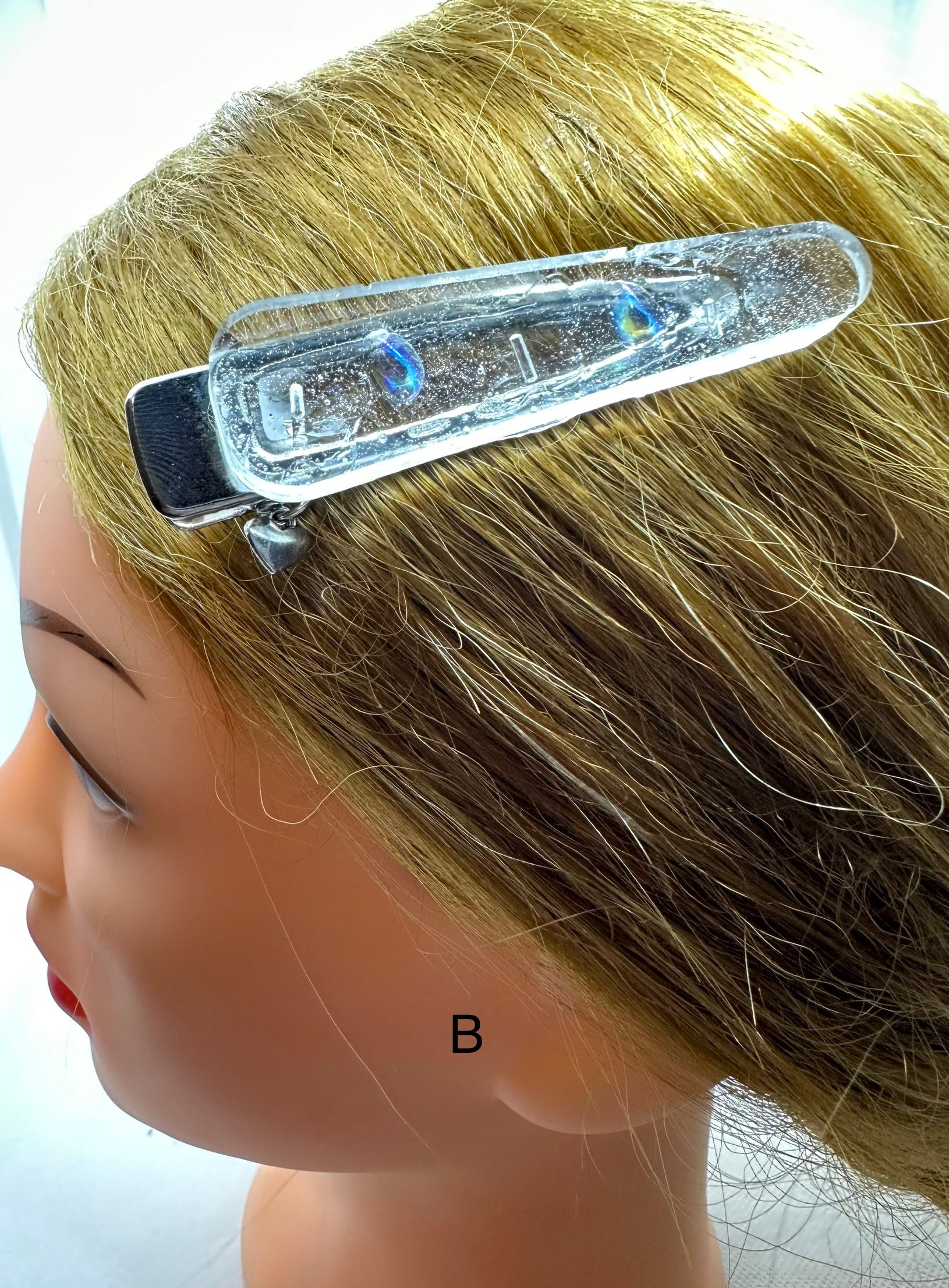 DP-269 FUN CLIPS | WITH COLORFUL BEADS, GLITTER, BUTTERFLIES AND MADE WITH RESIN IN SILVER METAL