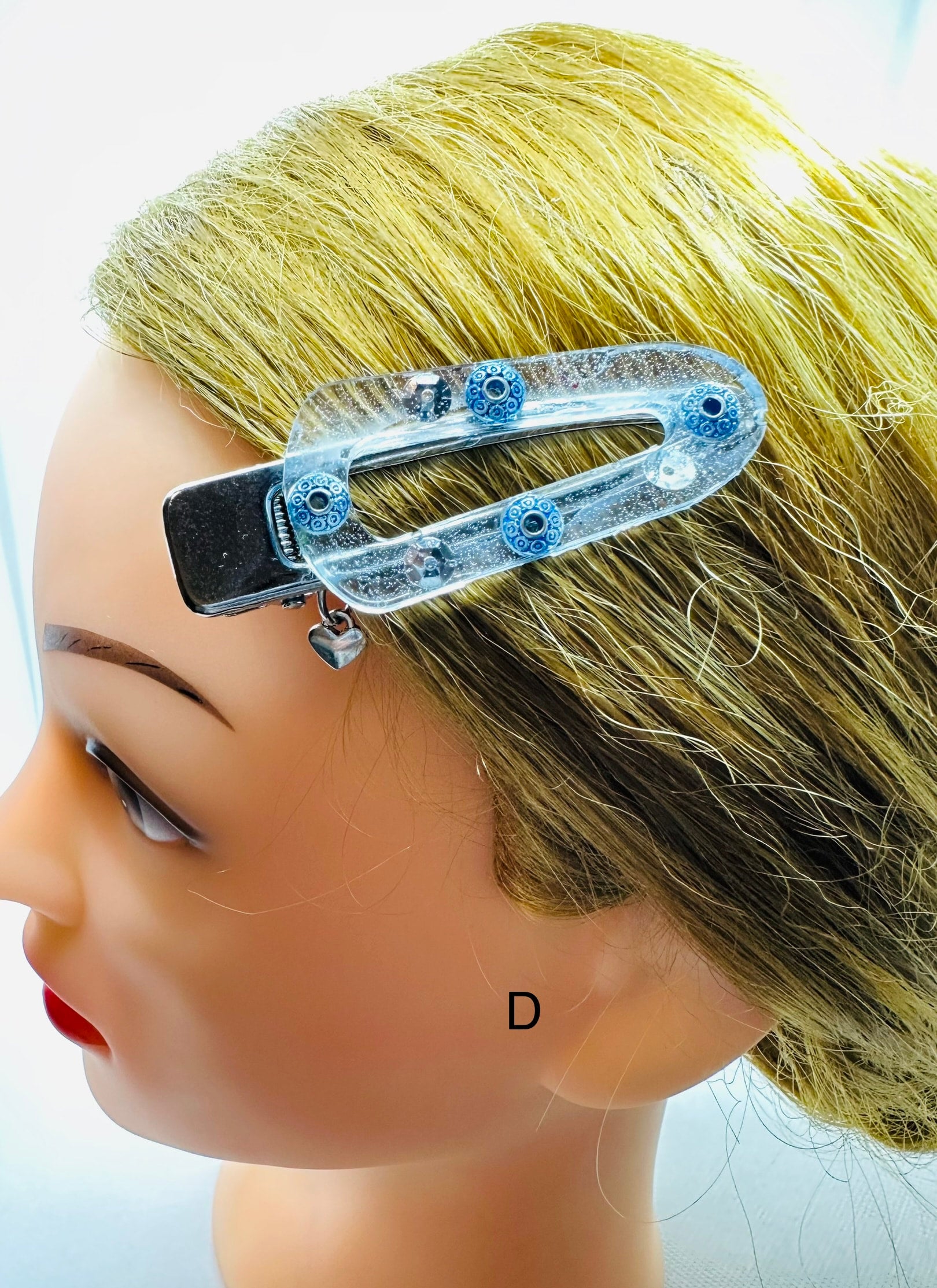 DP-269 FUN CLIPS | WITH COLORFUL BEADS, GLITTER, BUTTERFLIES AND MADE WITH RESIN IN SILVER METAL