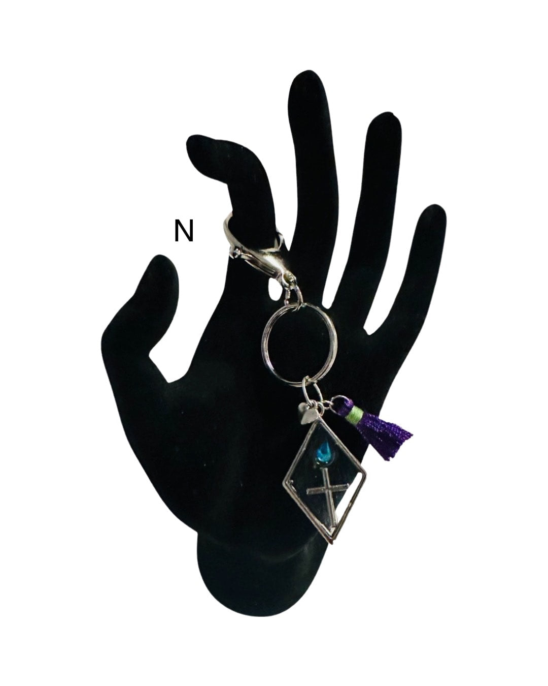 DP-271   SOUVENIR | SMALL(CHICO) KEYRING MADE WITH COLORFUL BEADS, GLITTER, SEQUENCES AND RESIN IN SILVER METAL