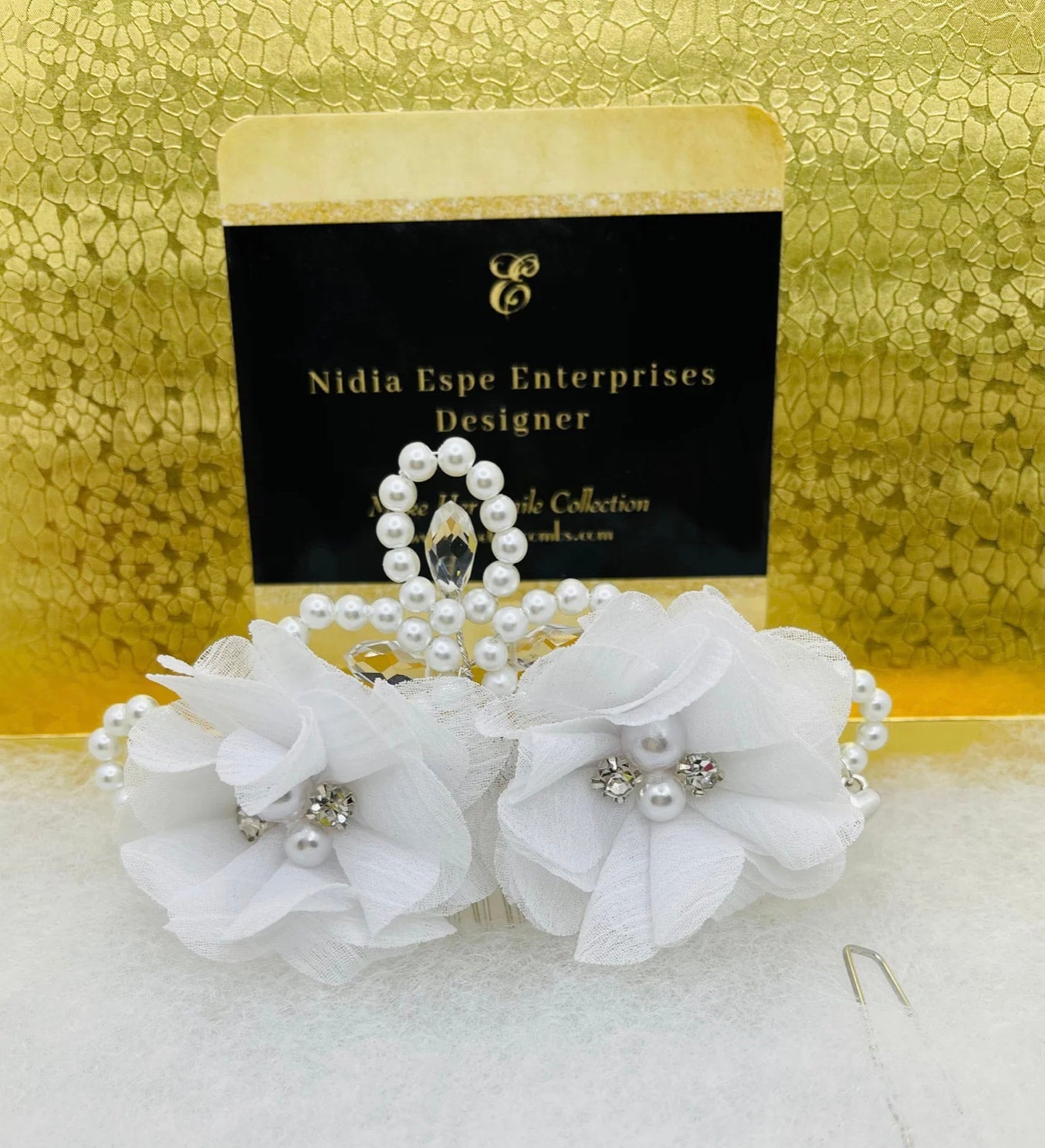 DP-241 CANON | WHITE FABRIC FLOWERS WITH PEARLS, DIAMONDS AND CRYSTAL BEADS