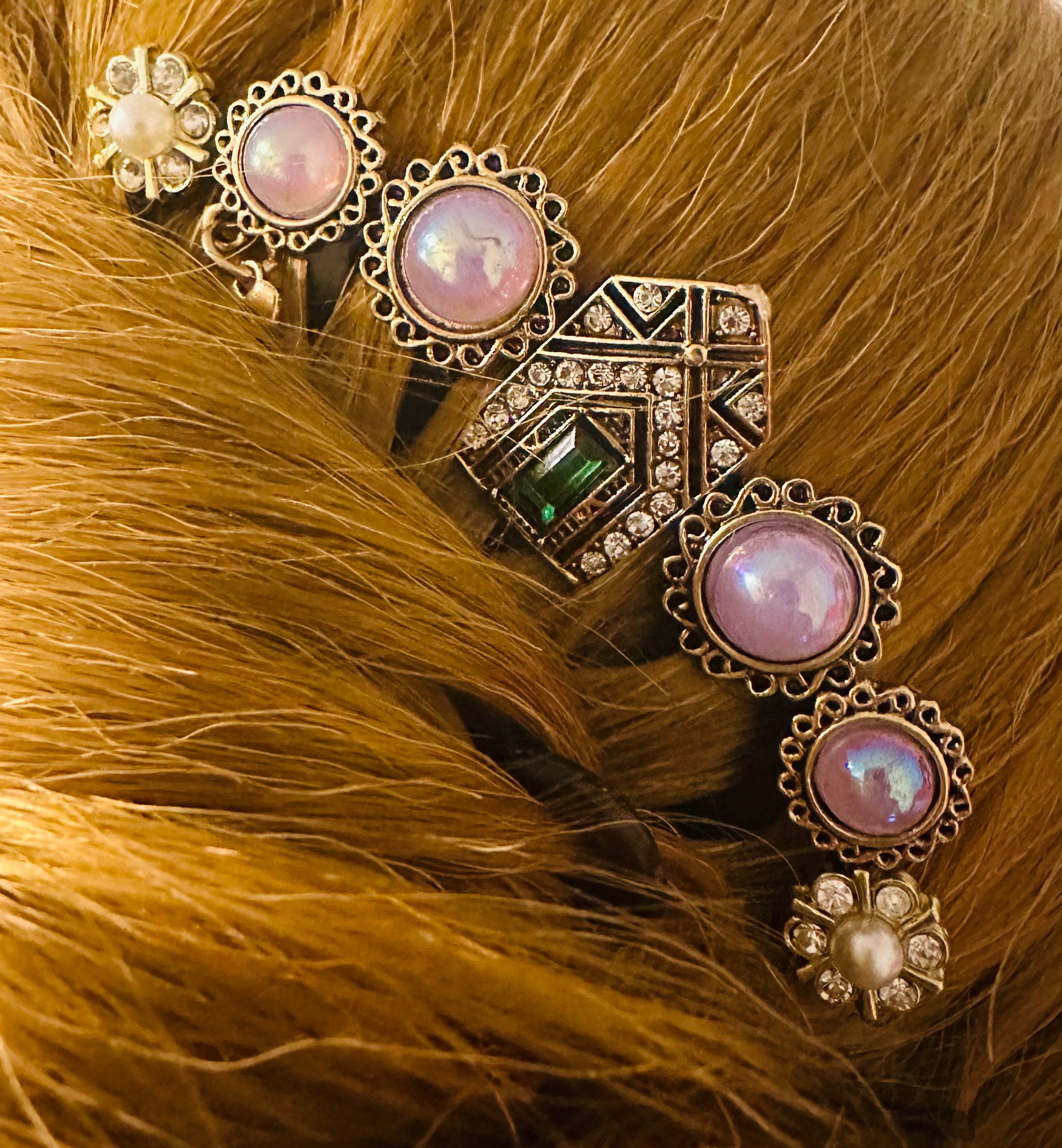 DP-306 GEMA | PINK, GREEN, SHINY STONES AND PEARLS ON BLACK METAL