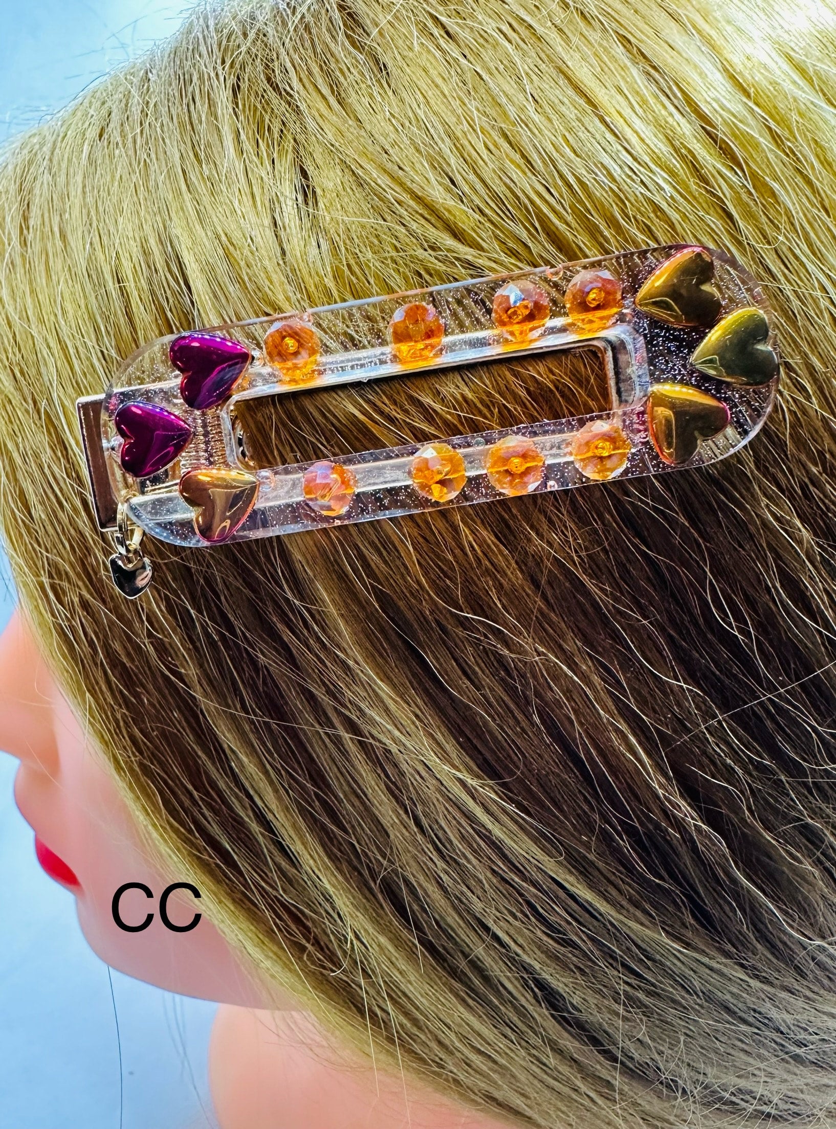 DP-270 FUN CLIPS | WITH COLORFUL BEADS GLITTER, BUTTERFLIES AND MADE WITH RESIN IN GOLD METAL