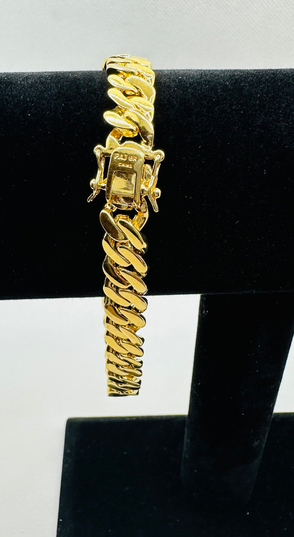 DP-268   Men's Diamond Accent Curb-Link Bracelet Yellow Gold-Plated 9.5" (9mm)