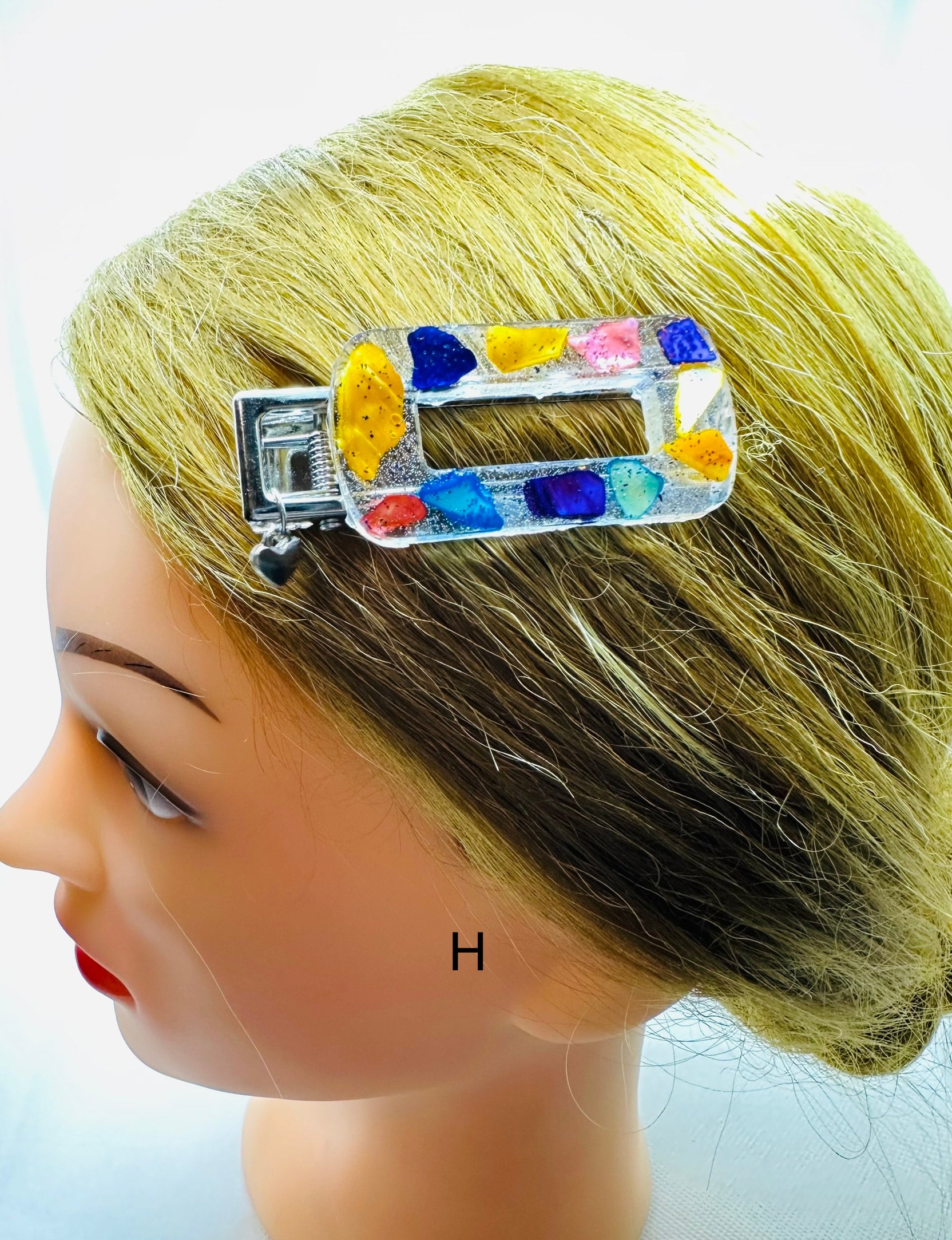 DP-269 FUN CLIPS | WITH COLORFUL BEADS, GLITTER, BUTTERFLIES AND MADE WITH RESIN IN SILVER METAL