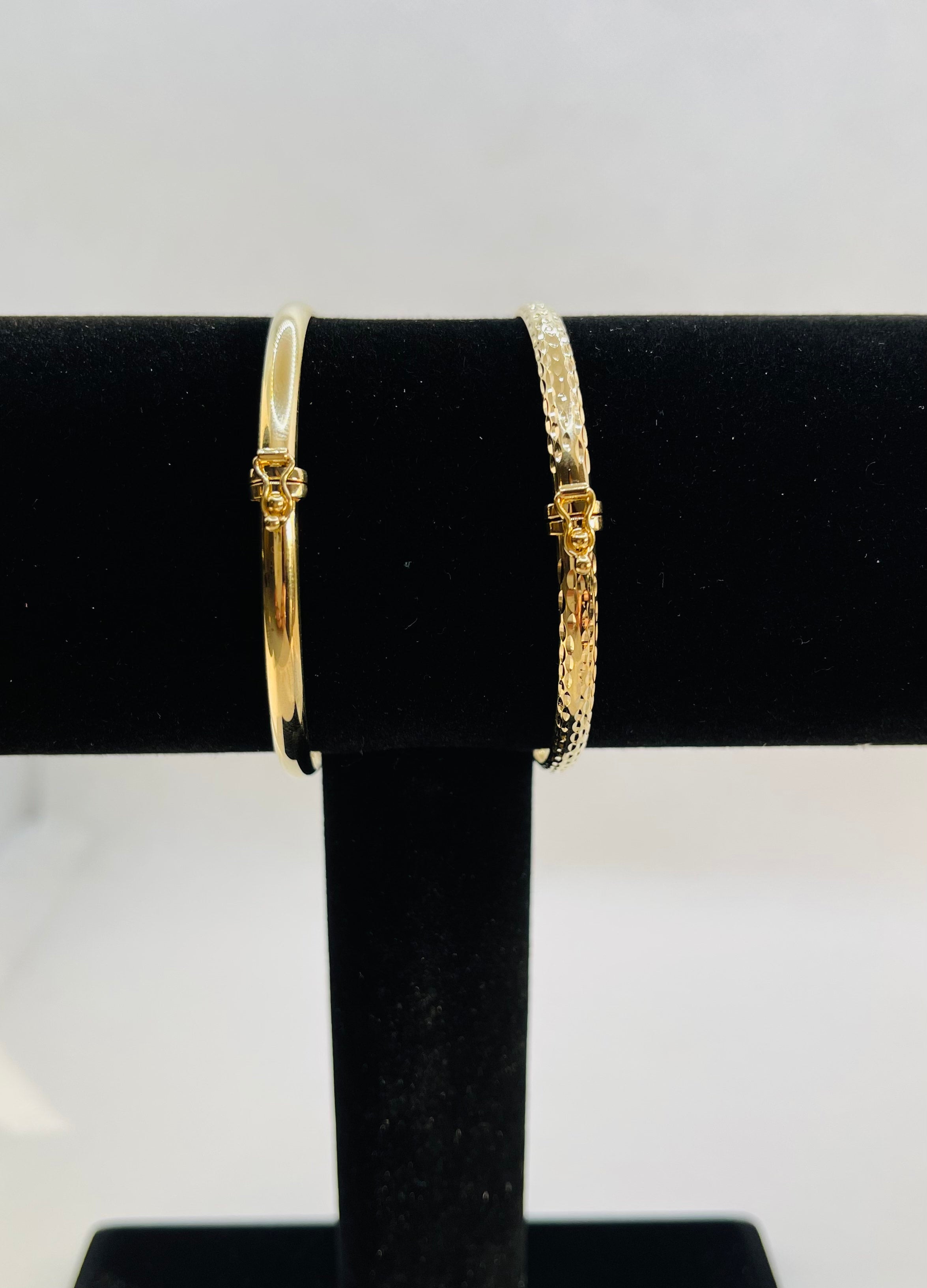 DP-260   2 Piece Hammered & Polished Hinged Bracelet Set 18K Gold Plated Sterling Silver 925