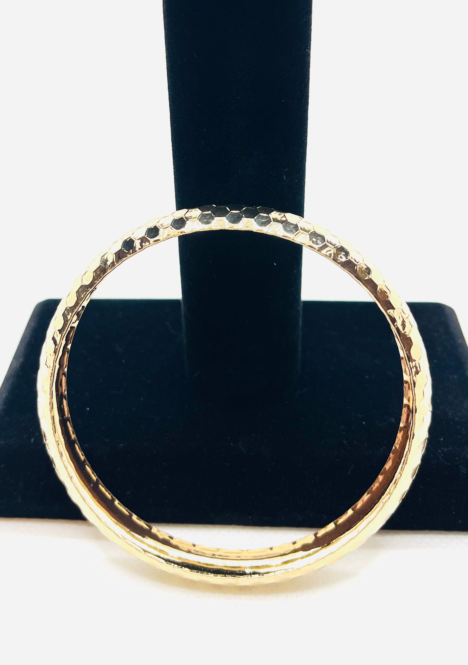 DP-253  Goldtone Hammered Bracelet