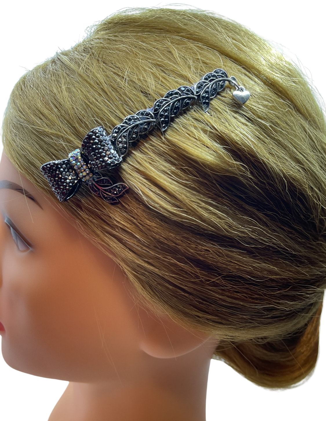 DP-245 LYRA | BLACK AND COLORFUL STONES IN A BLACK AND SILVER METAL