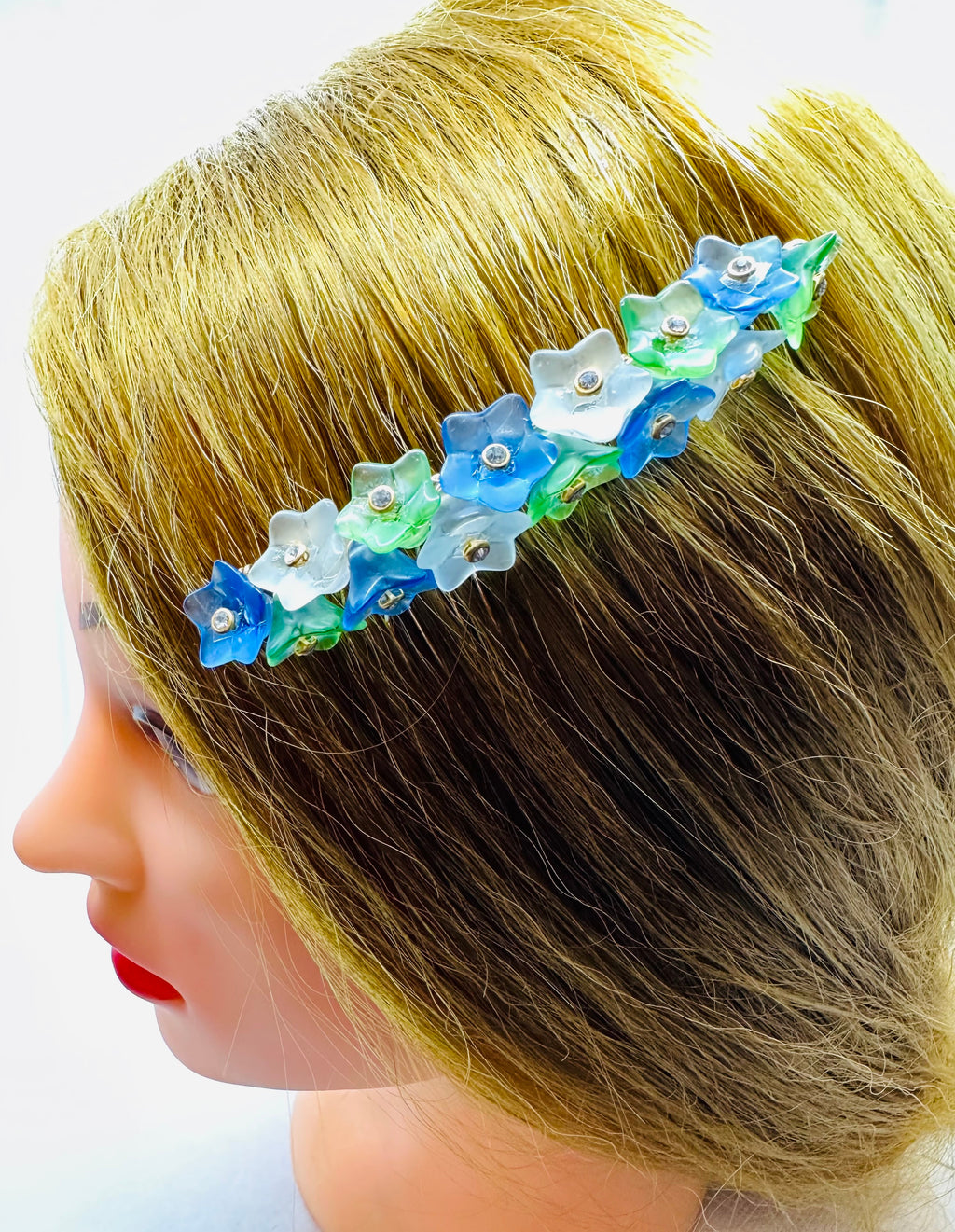 DP-274 BELIEVE | GREEN , BLUE & WHITE GLASS FLOWERS WITH GLASS DIAMONDS.