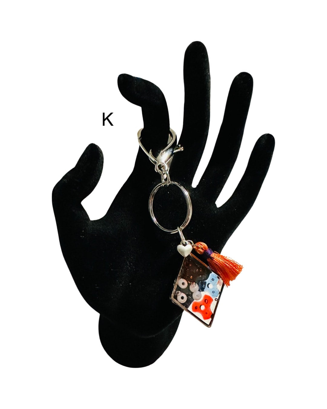 DP-271   SOUVENIR | SMALL(CHICO) KEYRING MADE WITH COLORFUL BEADS, GLITTER, SEQUENCES AND RESIN IN SILVER METAL