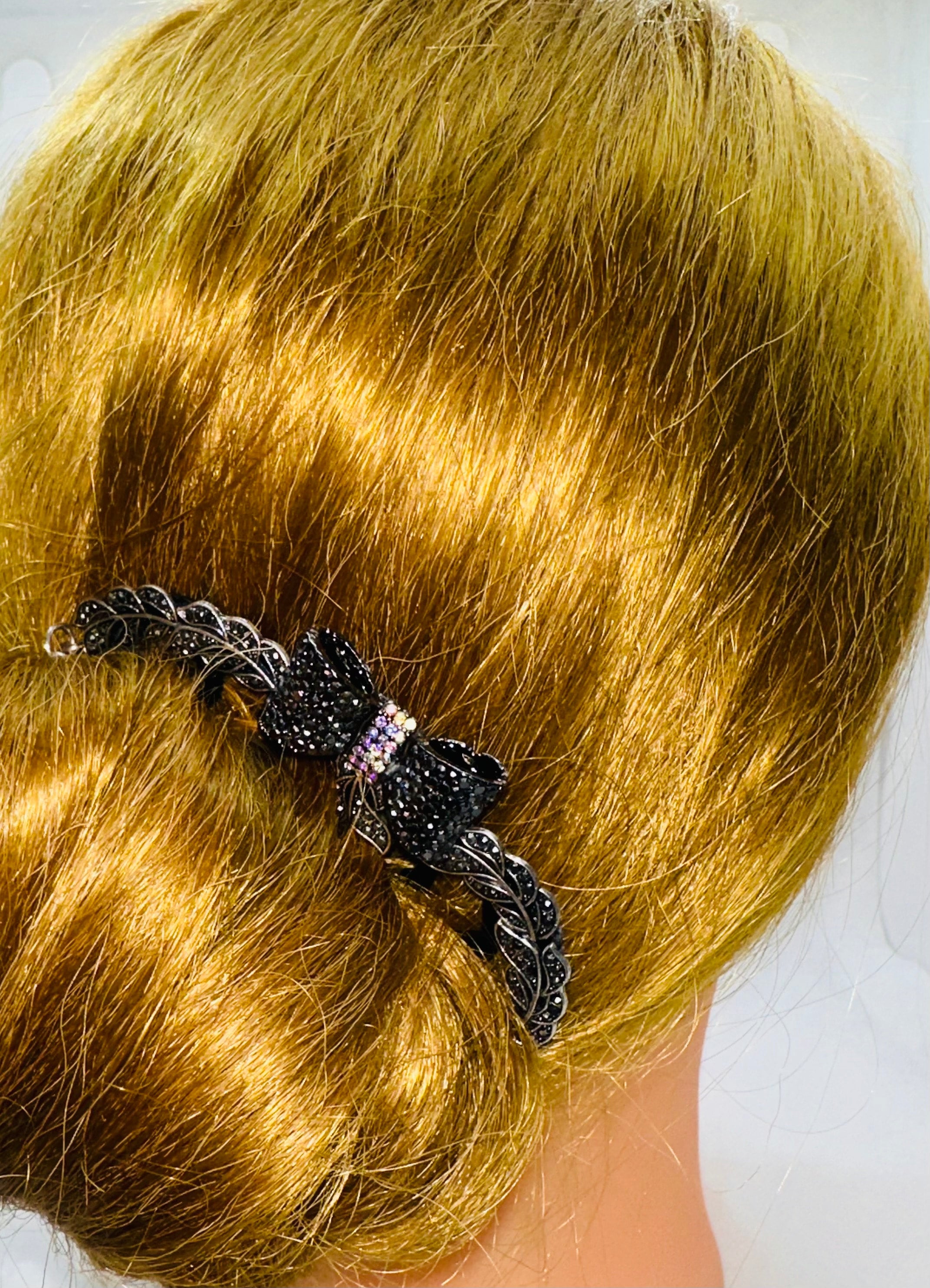 DP-310 LYRA 2 | BLACK AND COLORFUL STONES IN BLACK METAL